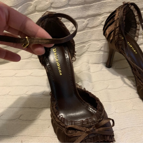 New in box brown satin ruffle heels - Picture 4 of 13